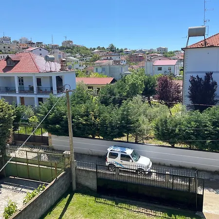 Eneo House Nyaraló