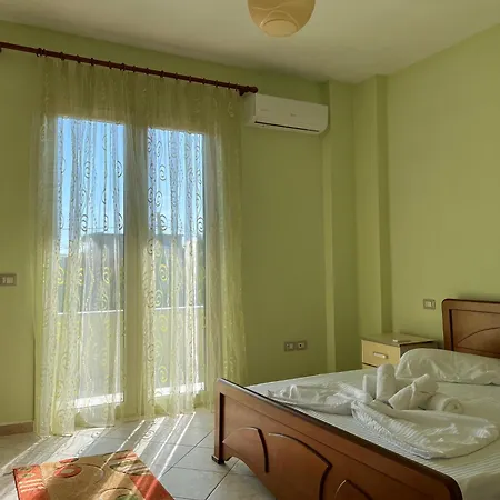 Eneo House Nyaraló *